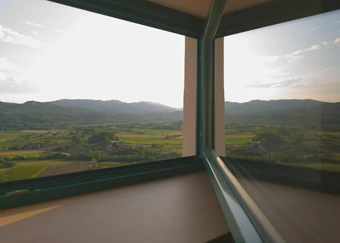 Lagom Vipavski Kriz *